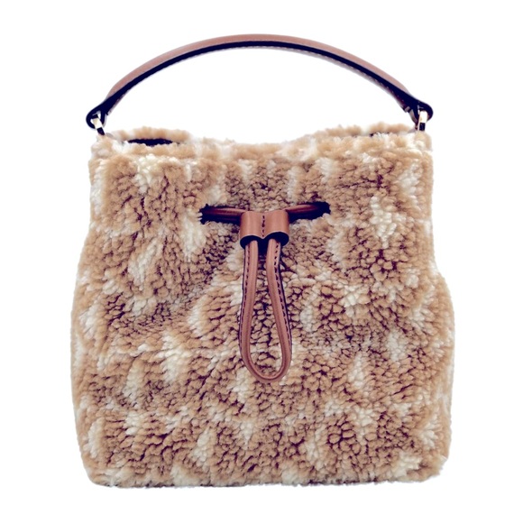Michael Kors Handbags - MICHAEL KORS sherpa Suri light cream small bucket cross body